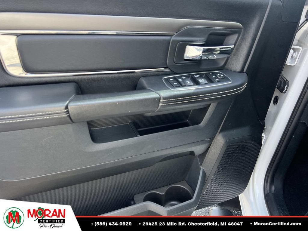 2017 RAM 1500 Night Crew Cab 4x4 5'7" Box
