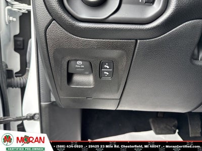 2022 RAM 1500 Big Horn Crew Cab 4x4 5'7" Box