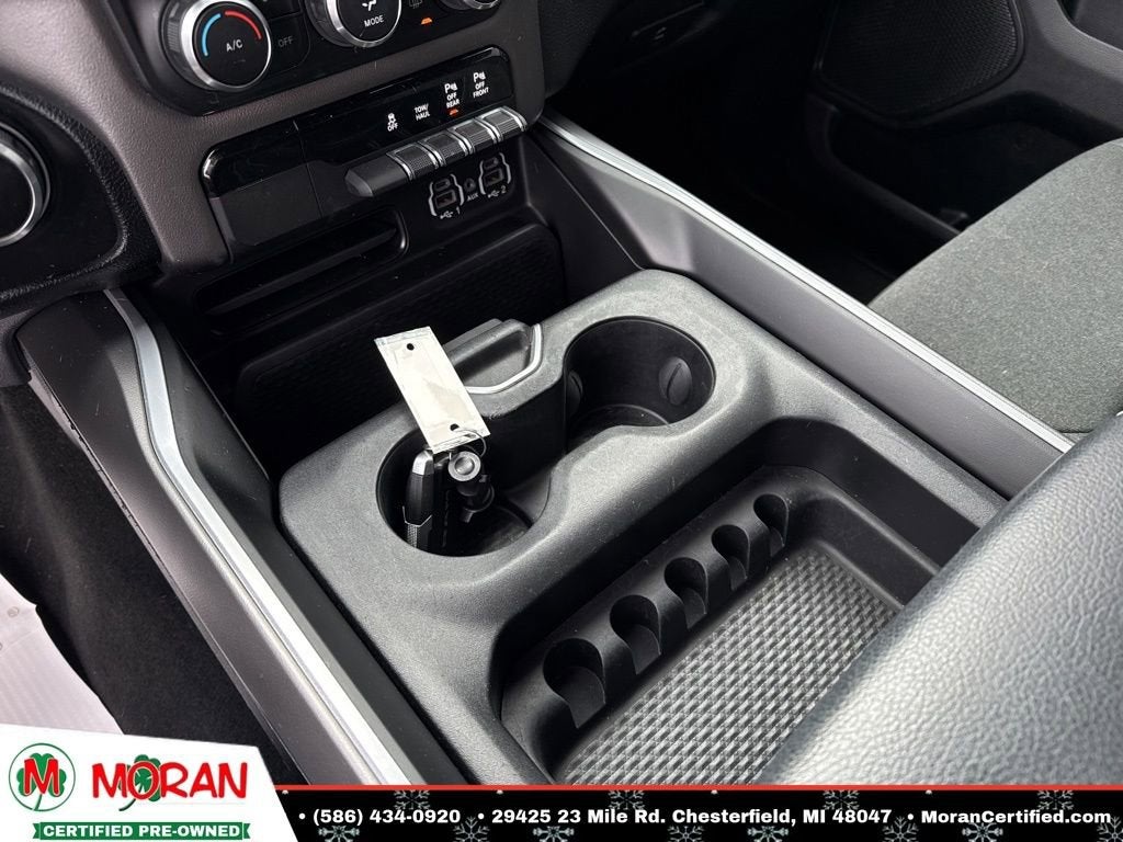 2022 RAM 1500 Big Horn Crew Cab 4x4 5'7" Box