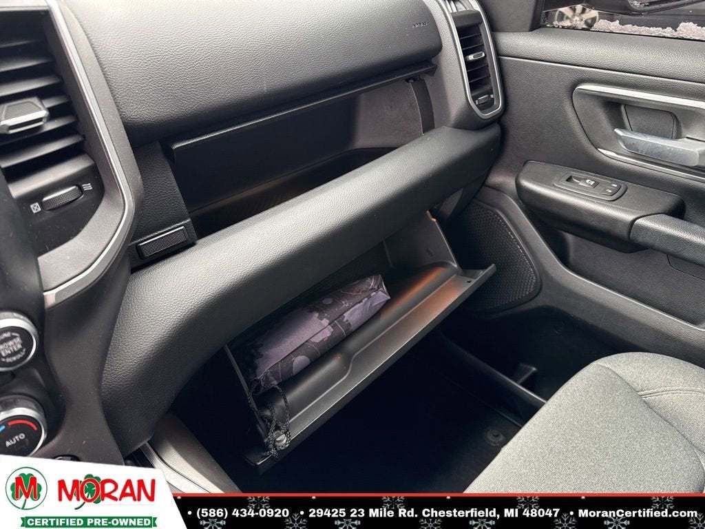 2022 RAM 1500 Big Horn Crew Cab 4x4 5'7" Box