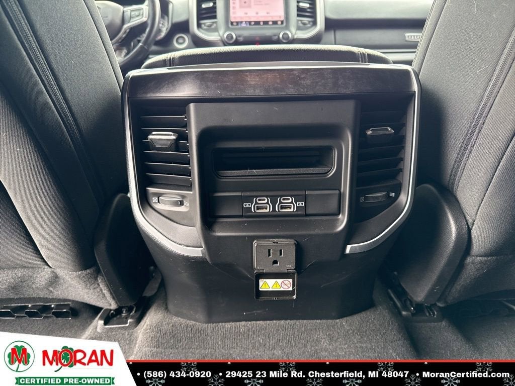 2022 RAM 1500 Big Horn Crew Cab 4x4 5'7" Box