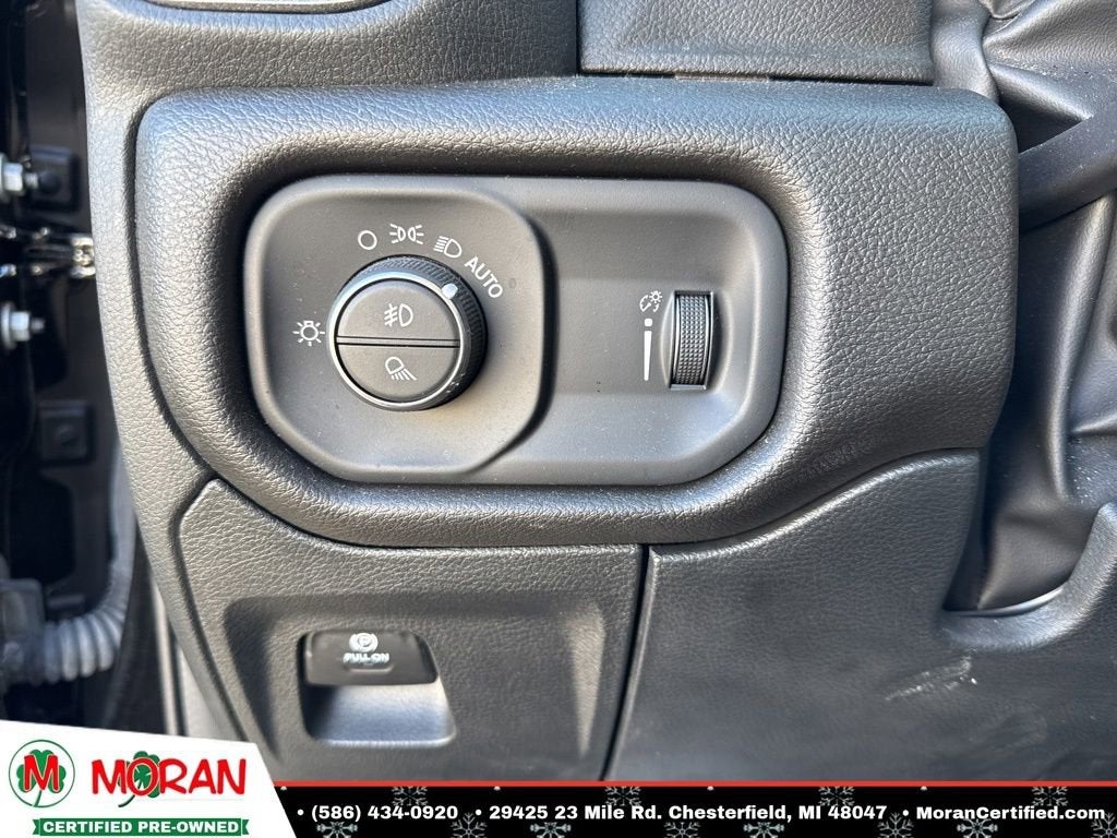 2024 RAM 1500 Tradesman Crew Cab 4x4 5'7" Box