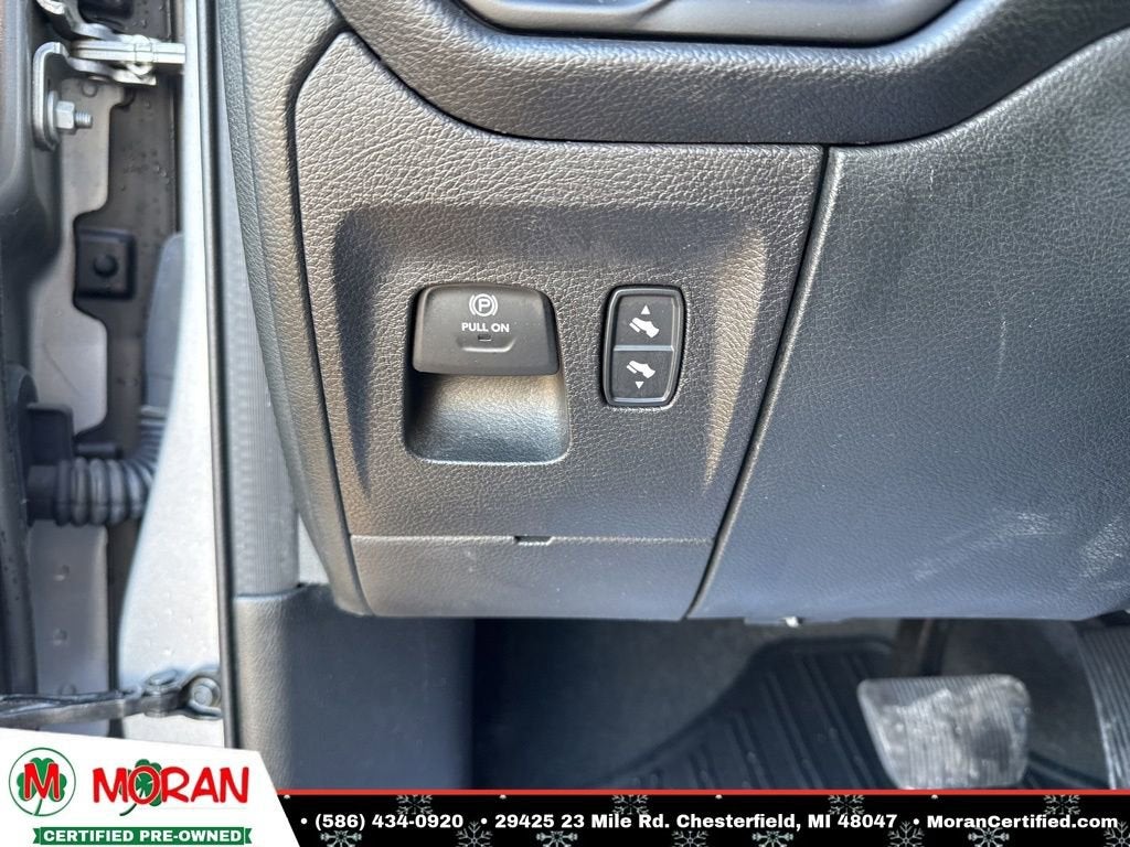 2020 RAM 1500 Big Horn Crew Cab 4x4 5'7" Box