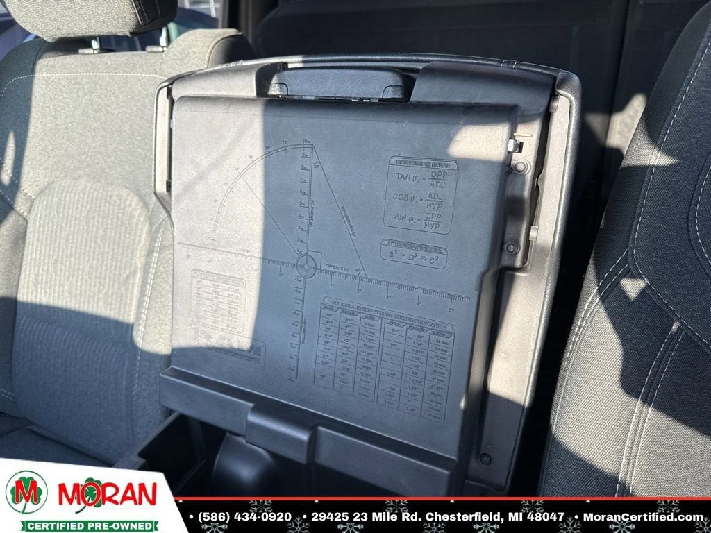 2020 RAM 1500 Big Horn Crew Cab 4x4 5'7" Box