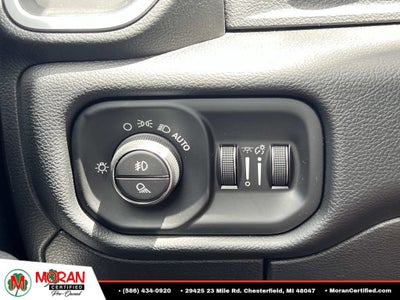 2020 RAM 1500 Laramie Crew Cab 4x4 5'7" Box