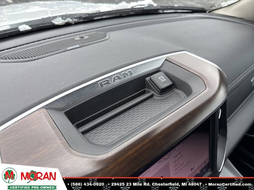 2022 RAM 1500 Laramie Crew Cab 4x4 5'7" Box