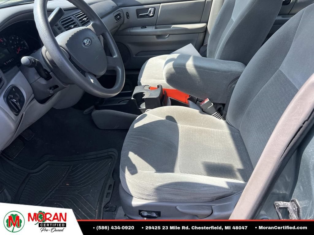 2005 Ford Taurus SE