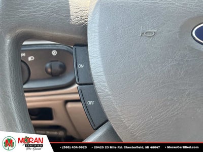 2005 Ford Taurus SE