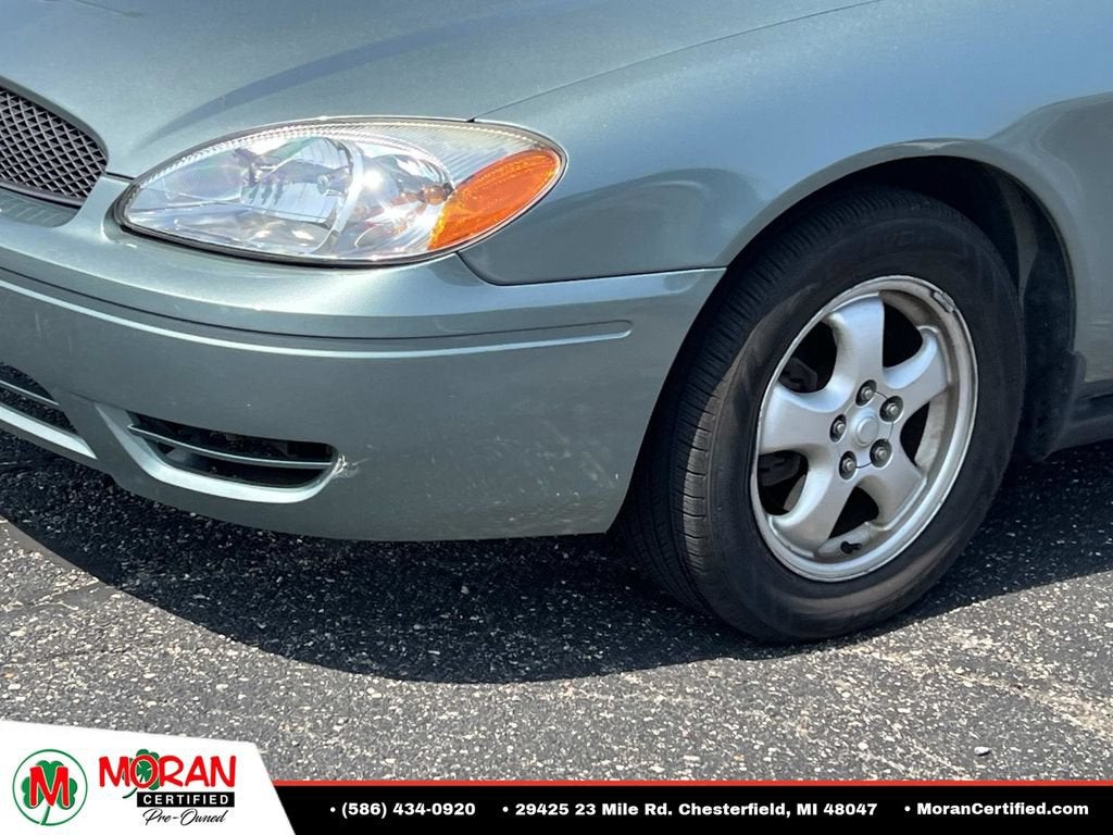 2005 Ford Taurus SE