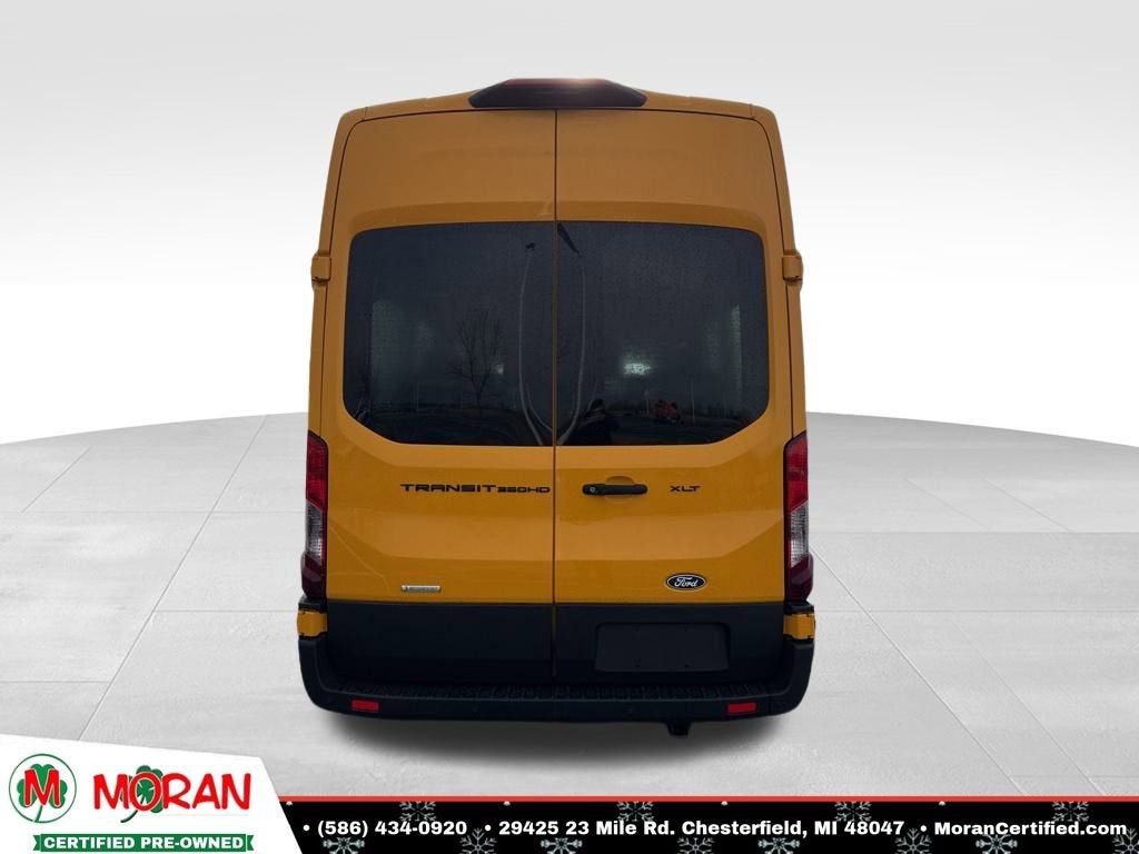 2026 Ford Transit Passenger Wagon XL