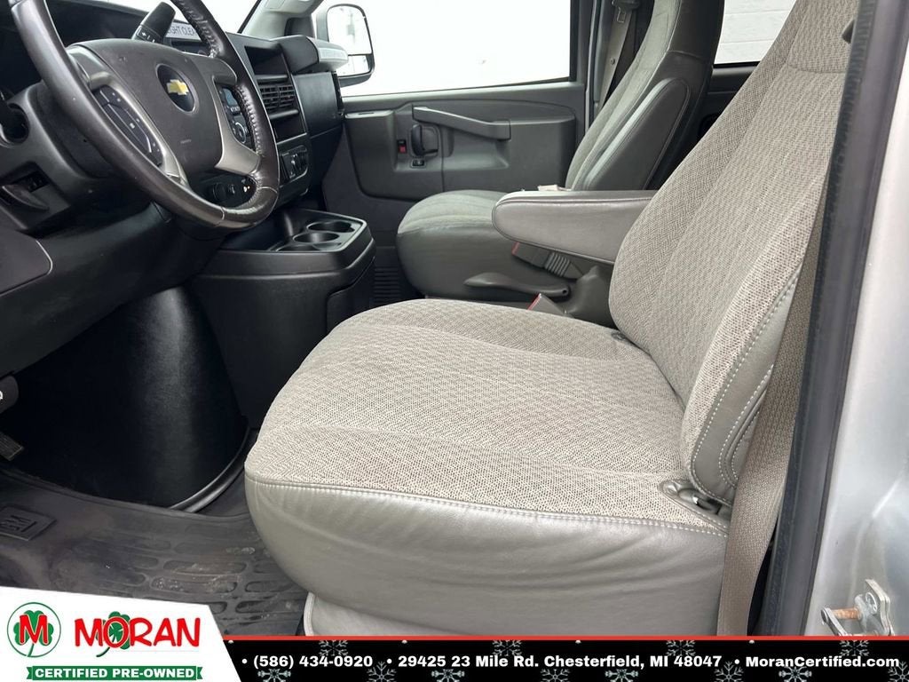 2017 Chevrolet Express Passenger 3500 LT