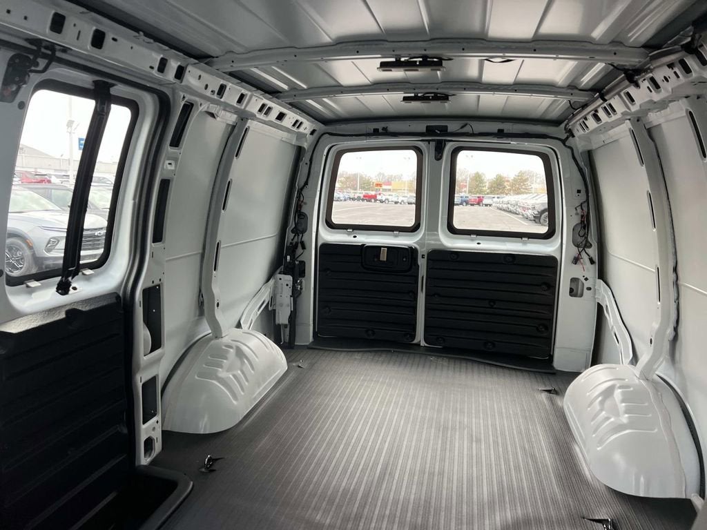 2025 Chevrolet Express Cargo 2500 WT