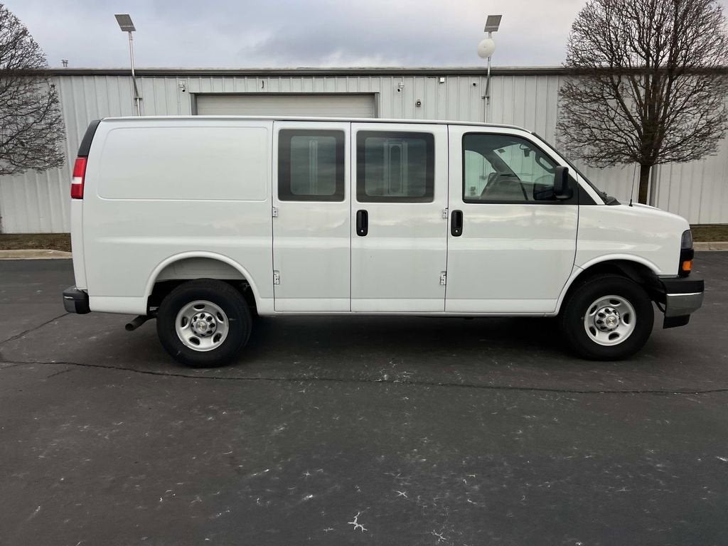 2025 Chevrolet Express Cargo 2500 WT