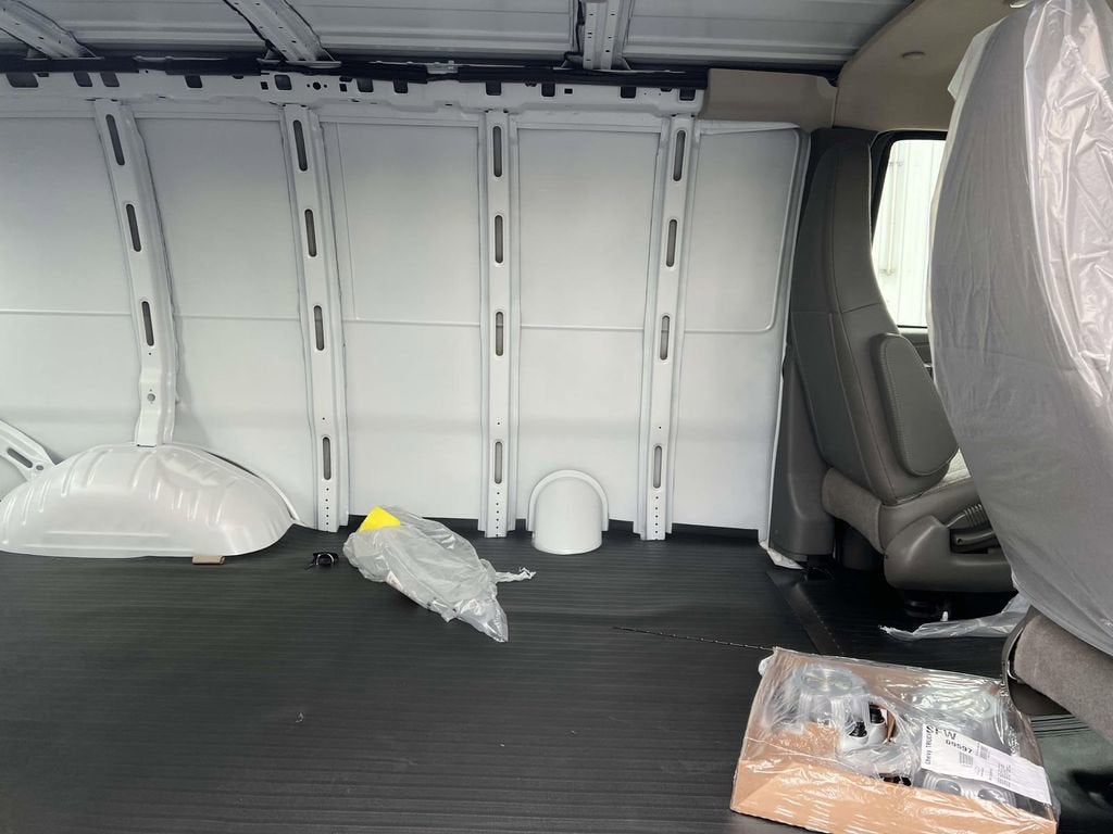2025 Chevrolet Express Cargo 2500 WT