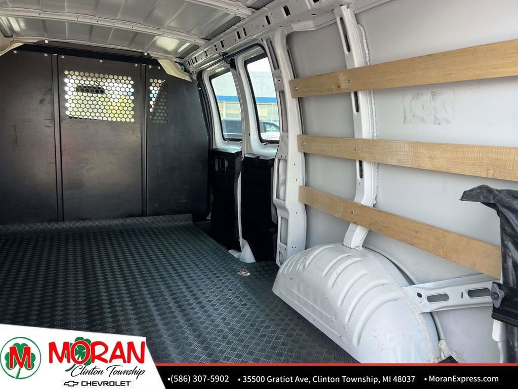 2024 Chevrolet Express Cargo Work Van - Photo 13