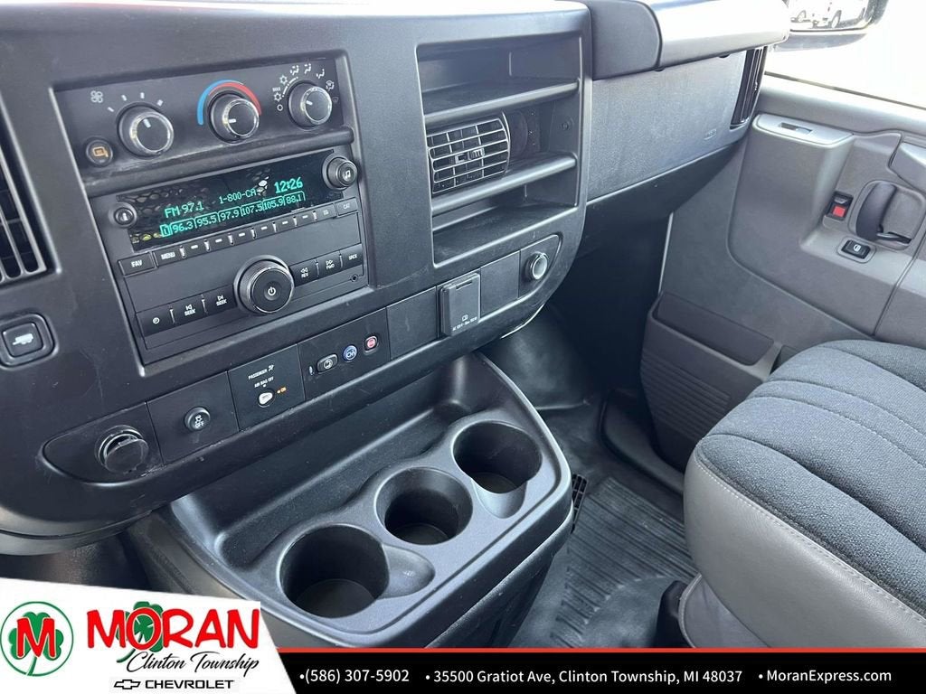 2024 Chevrolet Express Cargo Work Van - Photo 26