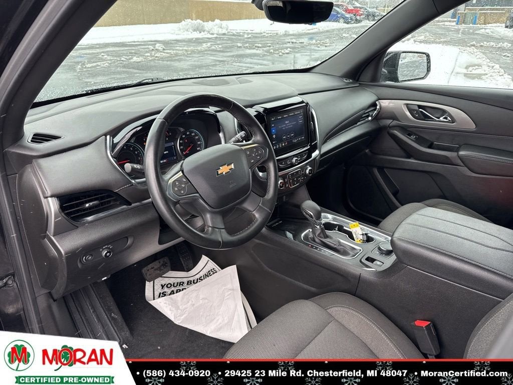 2023 Chevrolet Traverse LT Cloth