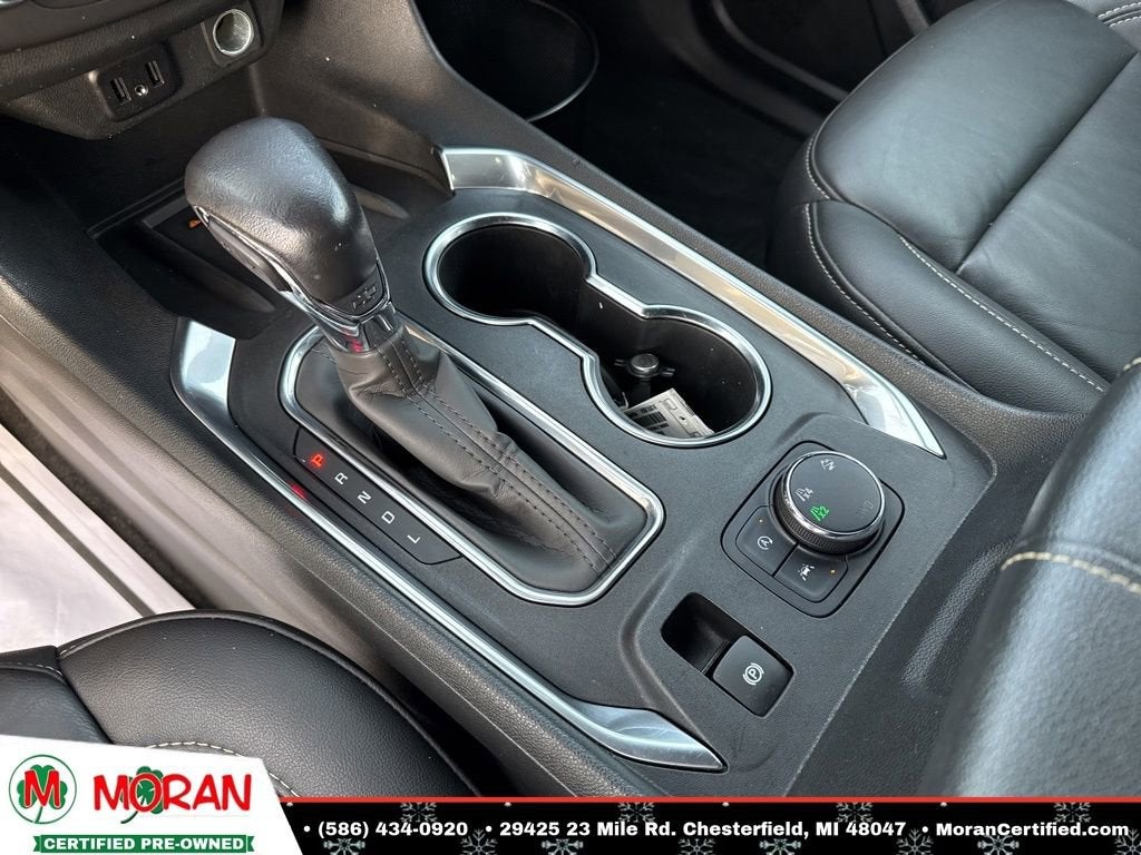 2022 Chevrolet Traverse LT Leather