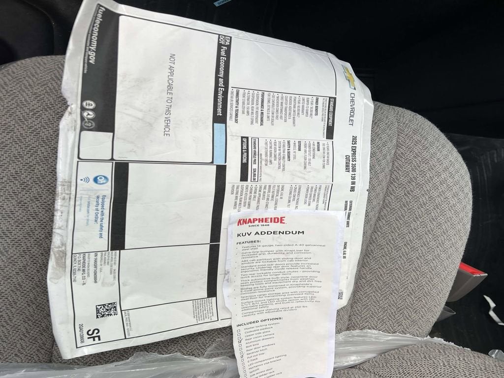 2025 Chevrolet Express Cutaway 3500 1WT