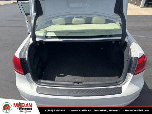 2014 Volkswagen Passat 1.8T Wolfsburg Edition