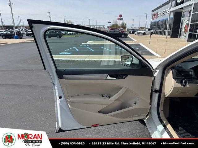 2014 Volkswagen Passat 1.8T Wolfsburg Edition