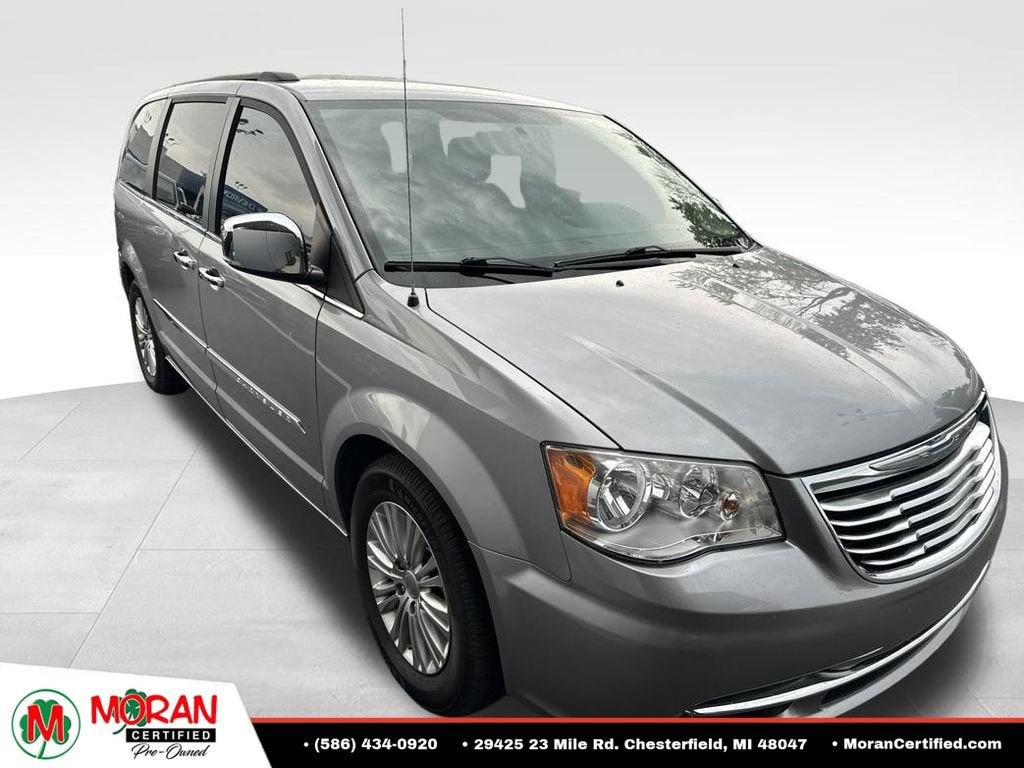2015 Chrysler Town & Country Touring-L