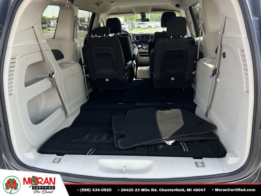 2020 Chrysler Voyager LX