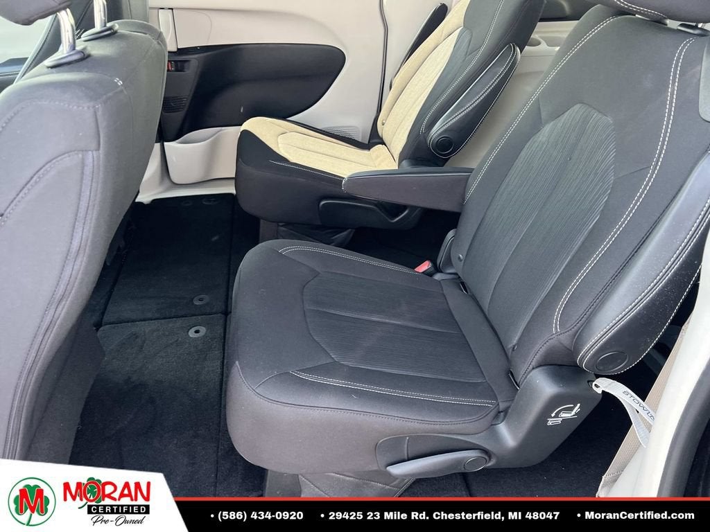 2020 Chrysler Voyager LX
