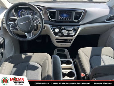 2020 Chrysler Voyager LX