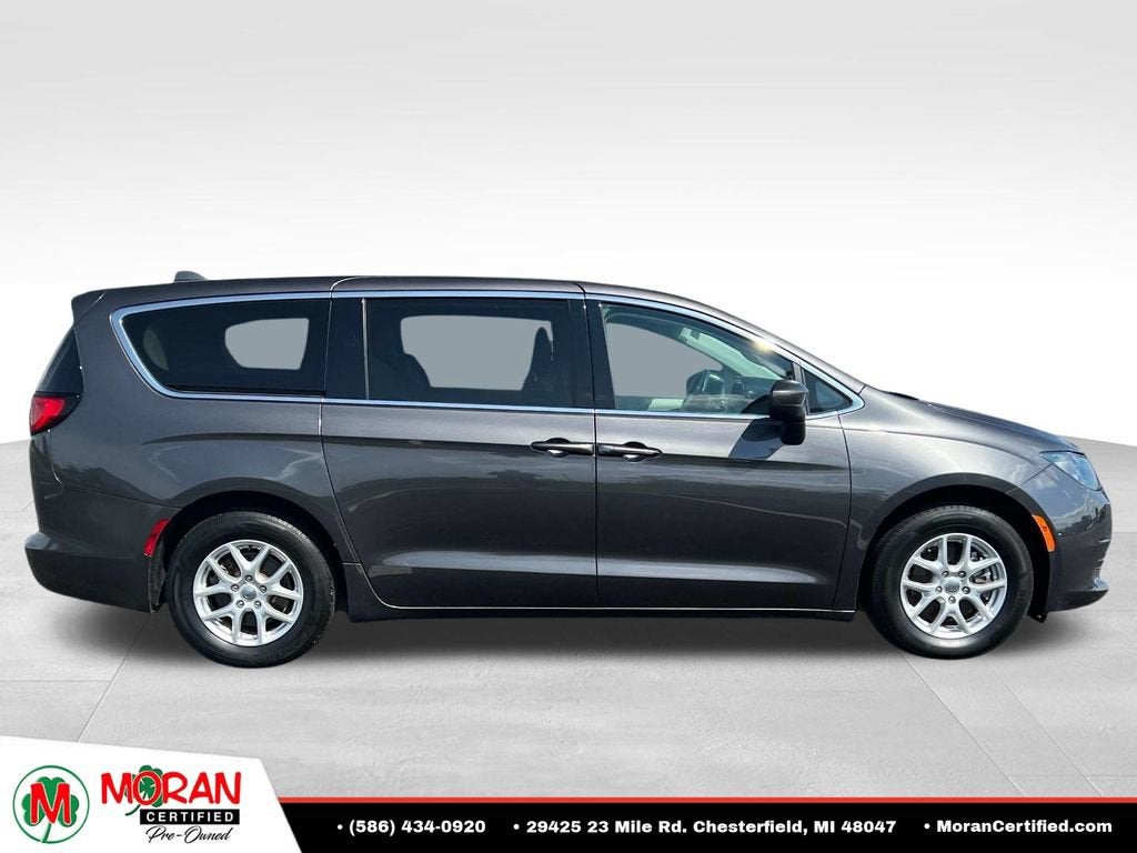 2020 Chrysler Voyager LX