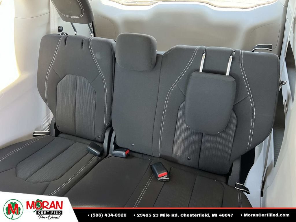 2021 Chrysler Voyager LX