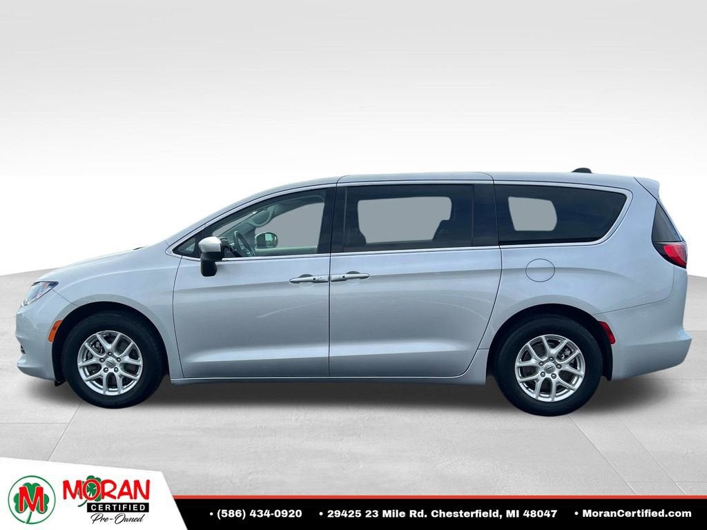 2022 Chrysler Voyager LX