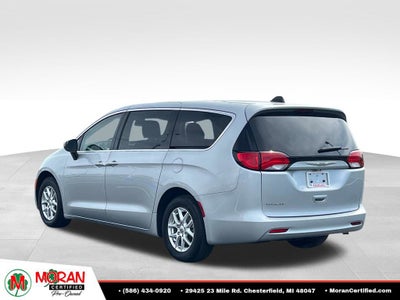 2022 Chrysler Voyager LX