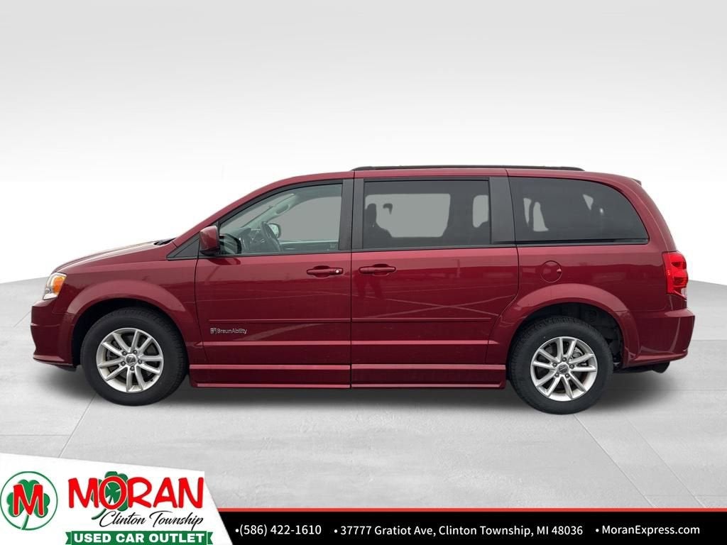 Used 2015 Dodge Grand Caravan SXT with VIN 2C4RDGCG5FR692073 for sale in Clinton Township, MI