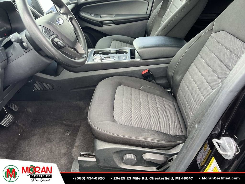 2022 Ford Edge SE