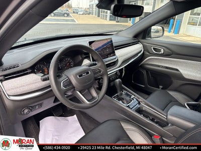 2024 Jeep Compass Latitude Lux FWD