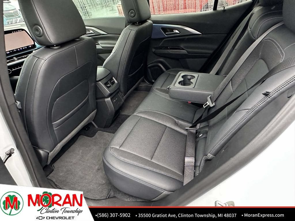 2024 Chevrolet Equinox EV LT - Photo 11