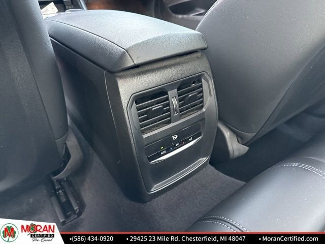 2023 BMW 230 i xDrive