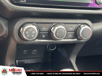 2024 Nissan Kicks SV Xtronic CVT