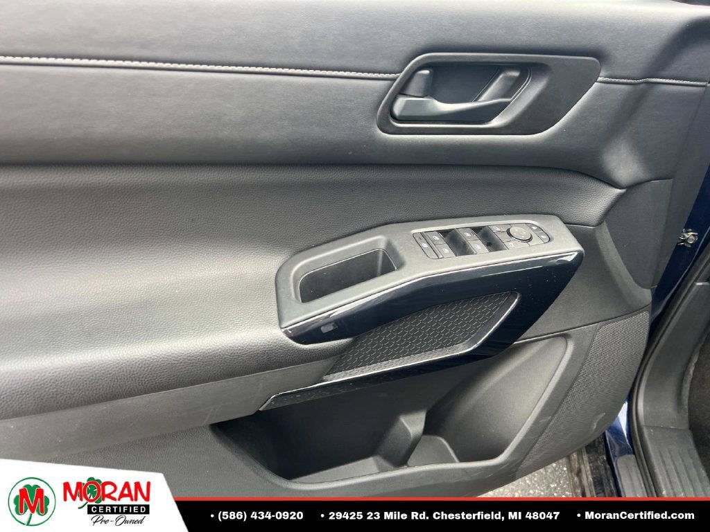 2025 Nissan Pathfinder SV 4WD