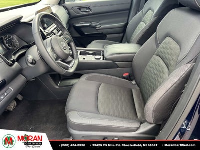 2025 Nissan Pathfinder SV 4WD