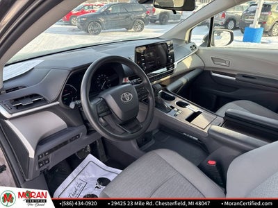 2024 Toyota Sienna LE