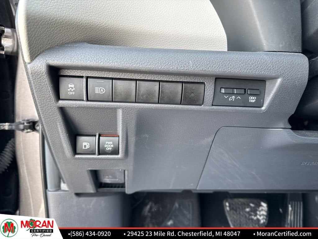 2024 Toyota Sienna LE