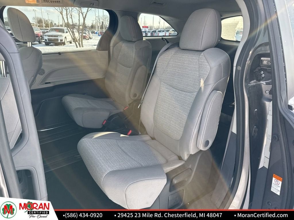 2024 Toyota Sienna LE