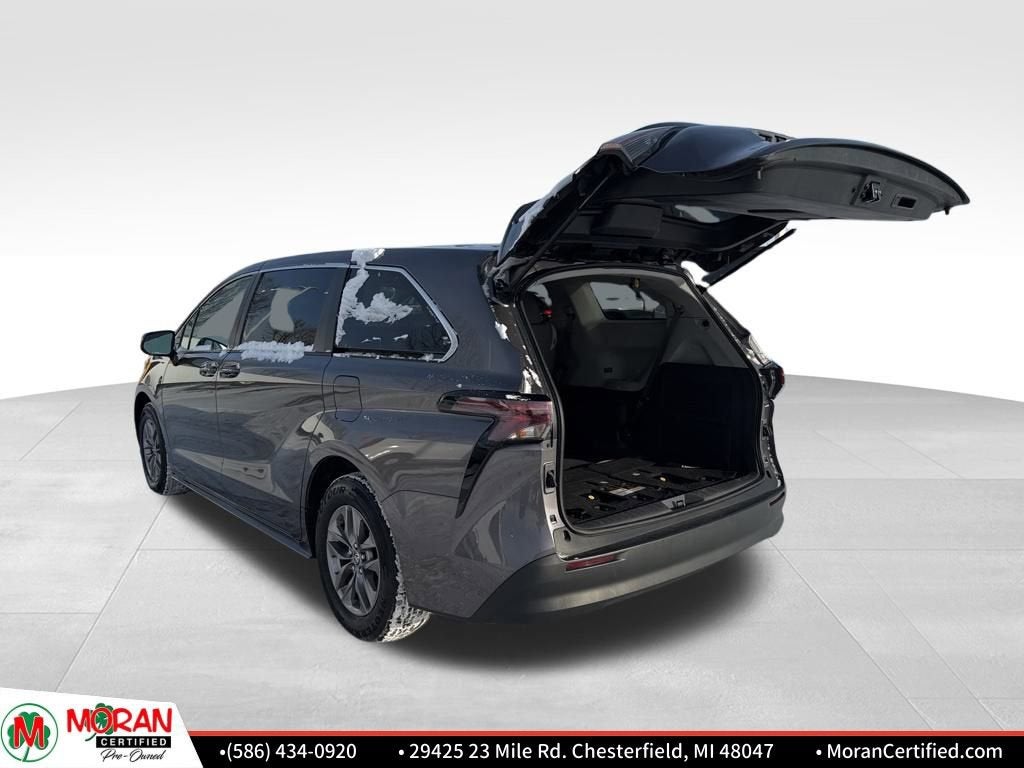 2024 Toyota Sienna LE