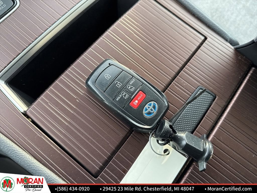 2024 Toyota Sienna LE