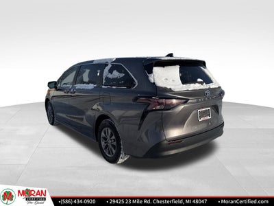 2024 Toyota Sienna LE