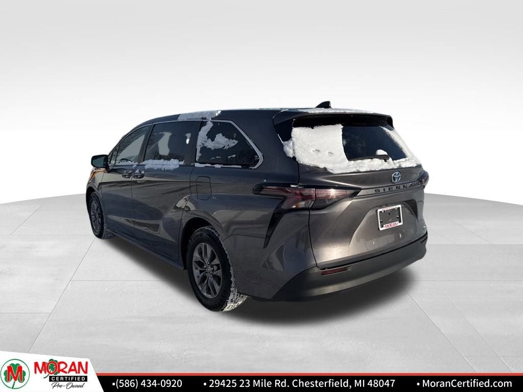 2024 Toyota Sienna LE