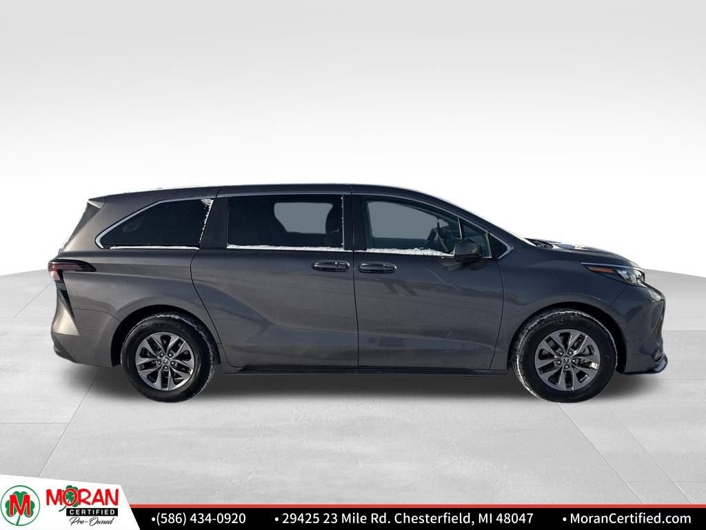 2024 Toyota Sienna LE