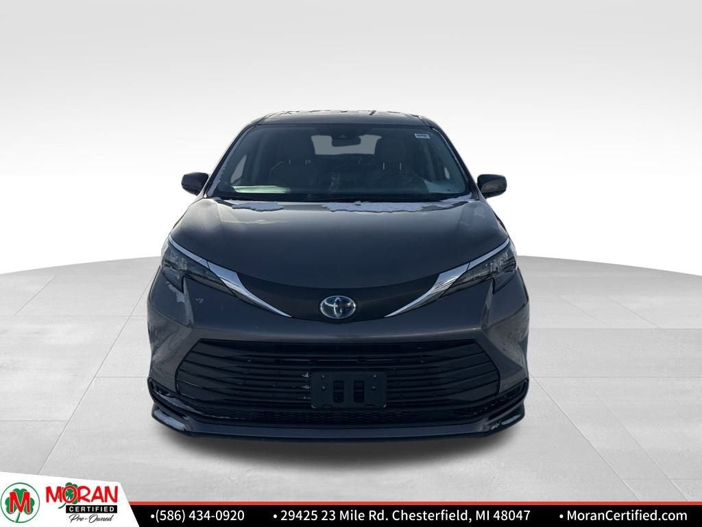 2024 Toyota Sienna LE